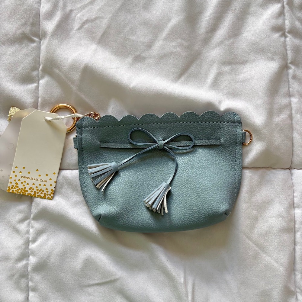NWT 2CHIC Blue Scalloped Tassel Bow Pouch Keychain Coin Purse Preppy